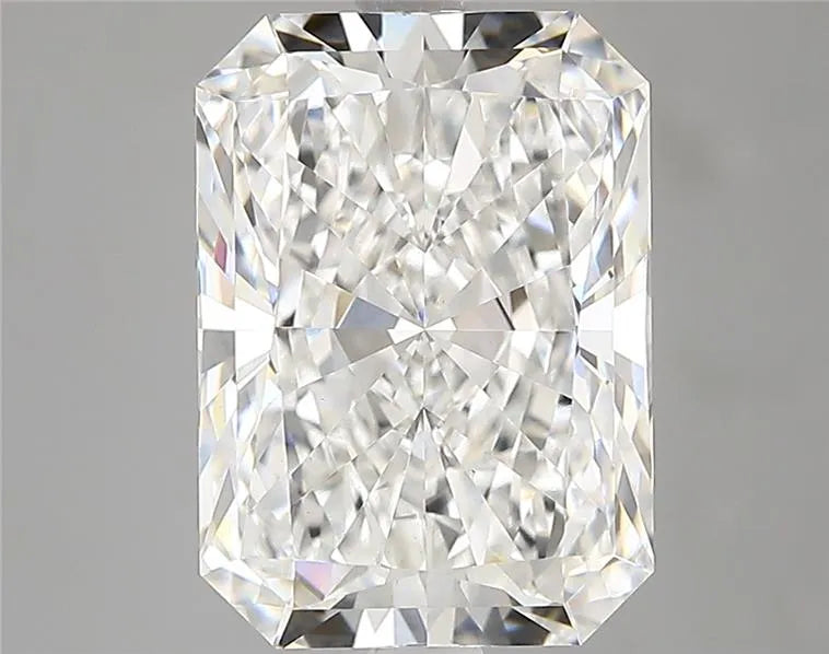 3.60ct Radiant Lab Grown Diamond (Colour E, Clarity VVS2, IGI Certified)