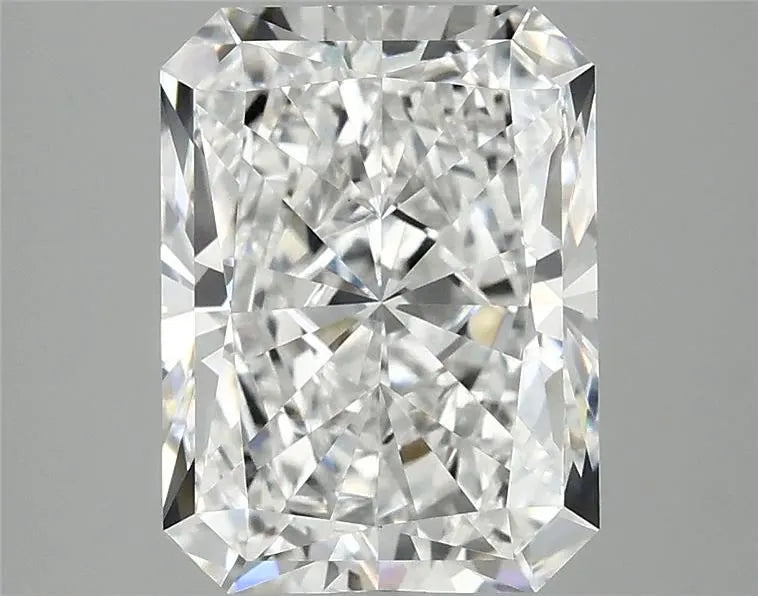 3.90ct Radiant Lab Grown Diamond (Colour E, Clarity VVS2, IGI Certified)