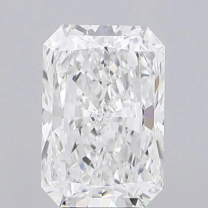 4.05ct Radiant Lab Grown Diamond (Colour E, Clarity VVS2, IGI Certified)