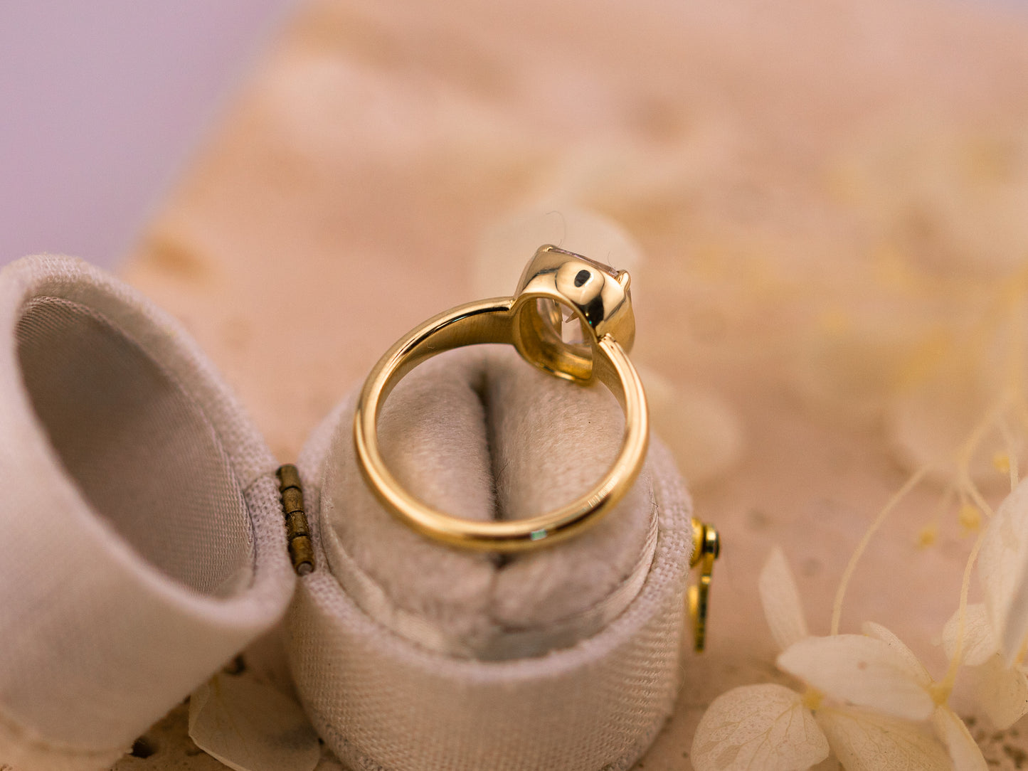 Old mine cut solitaire