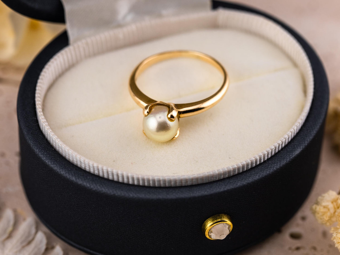 Vintage pearl ring 14k solid gold statement or engagement ring cultured pearl genuine antique ring vintage ring, size 8
