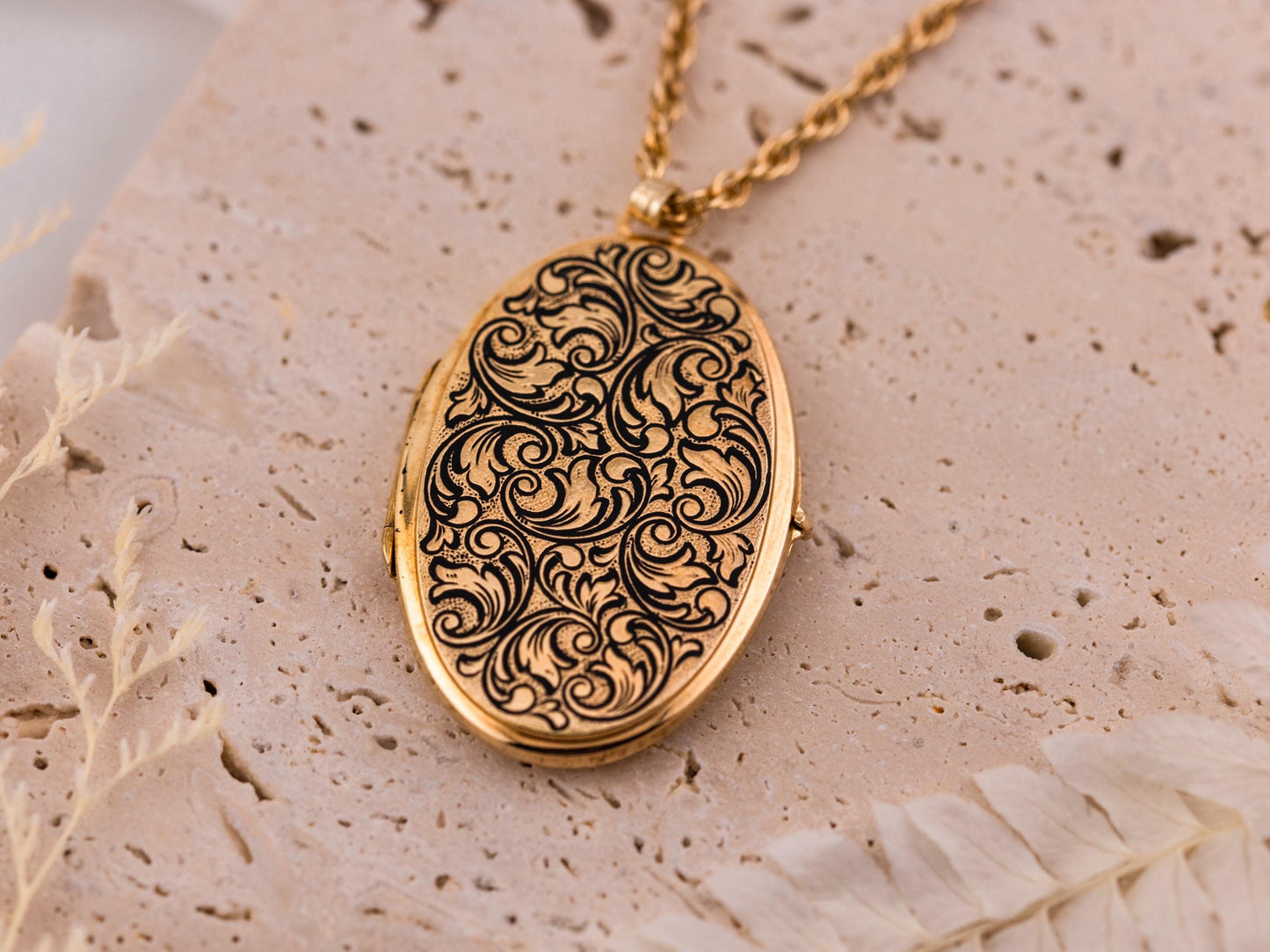 Large Vintage Locket Oval Photo Locket gold yellow gold filled