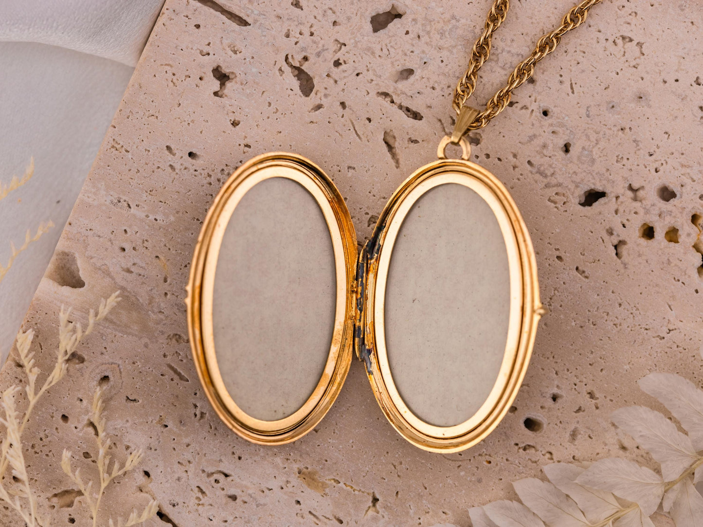 Large Vintage Locket Oval Photo Locket gold yellow gold filled