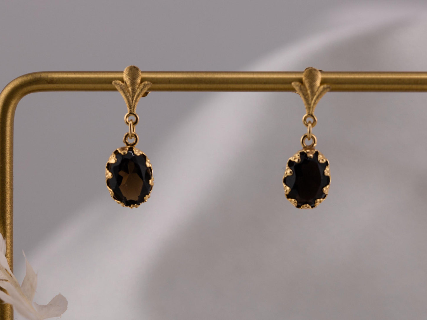 Vintage Earrings Drop Oval Black Agate Onyx Earrings 14k Solid Yellow Gold