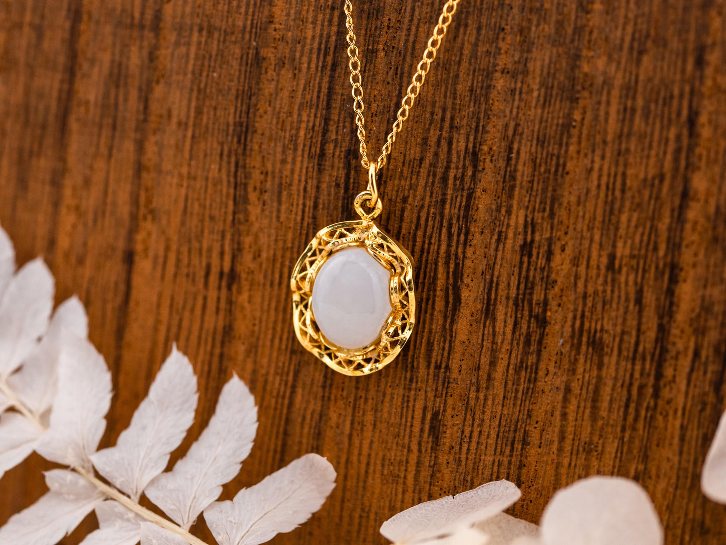 Vintage Opal Necklace Pendant Cabochon gold