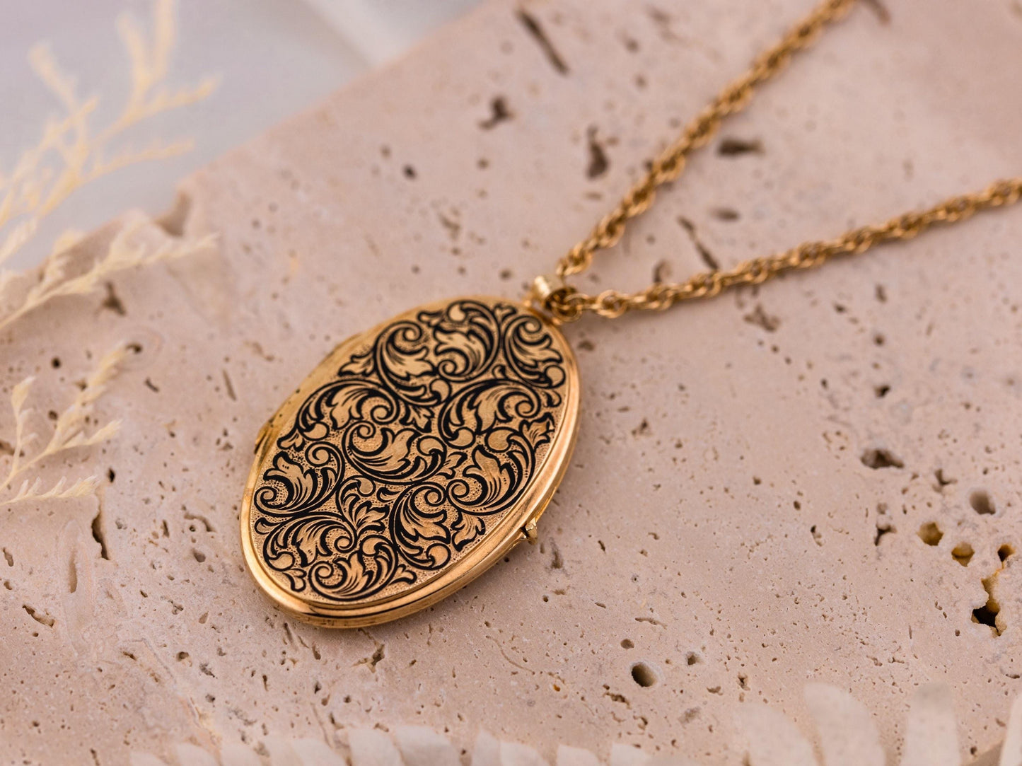 Large Vintage Locket Oval Photo Locket gold yellow gold filled