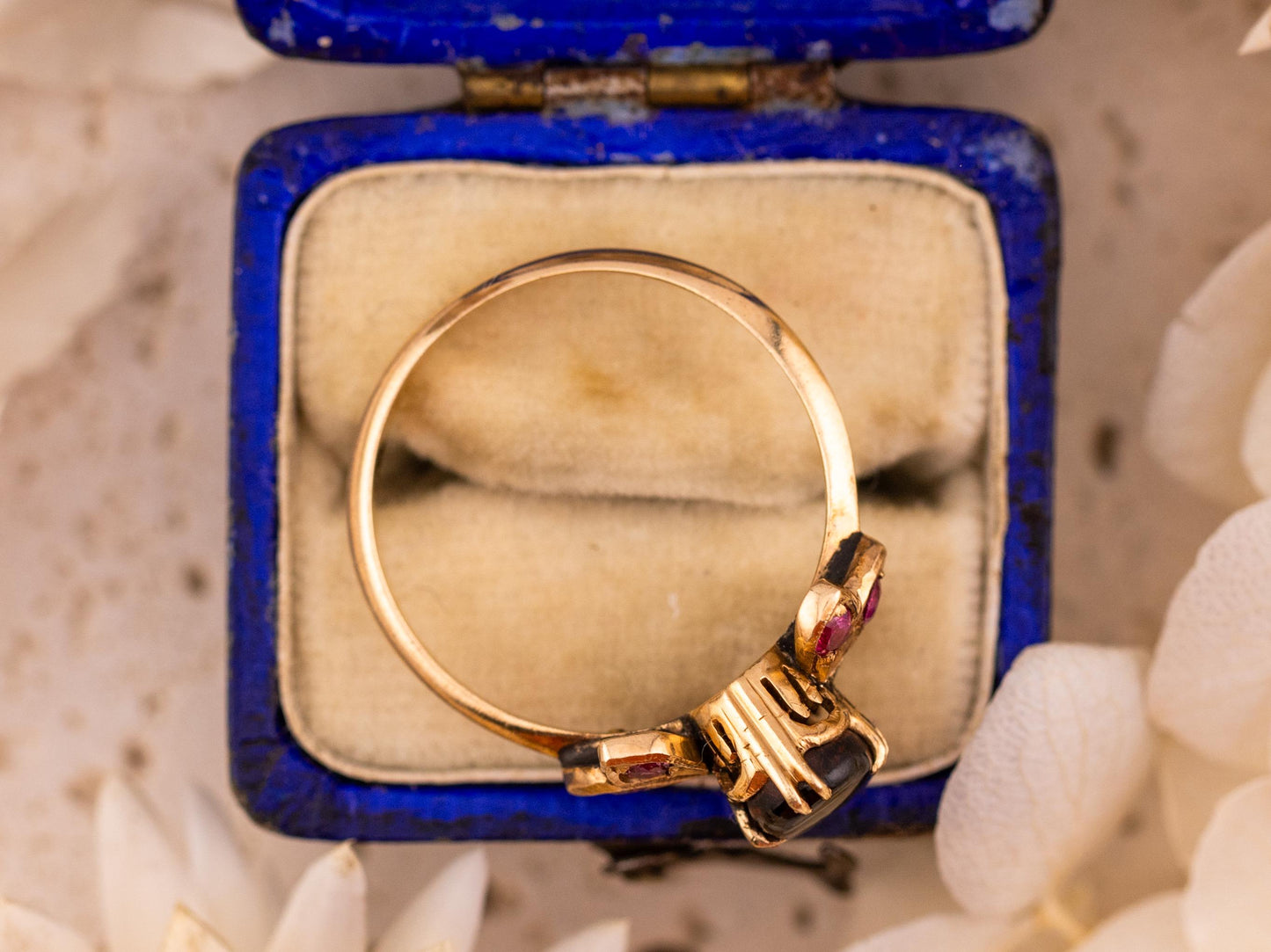 Vintage Black Star Sapphire and ruby ring 14k solid gold statement or engagement ring floral inspired genuine vintage ring, size 7