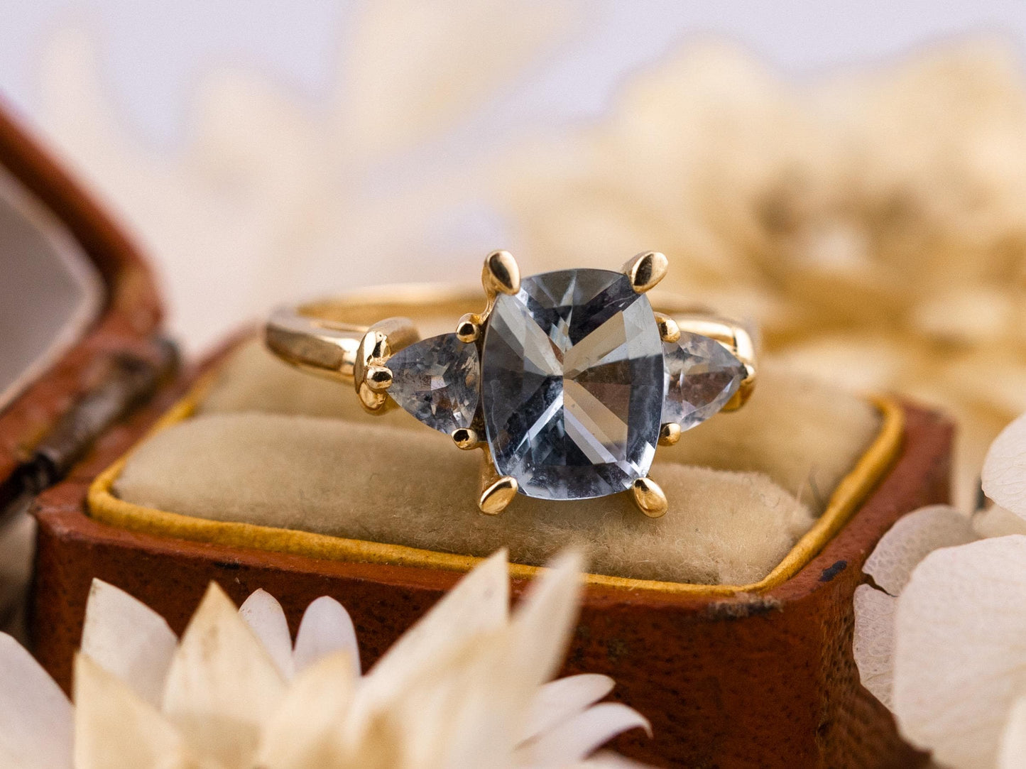 Vintage aquamarine ring three stone ring 10k solid yellow gold ring, size 6