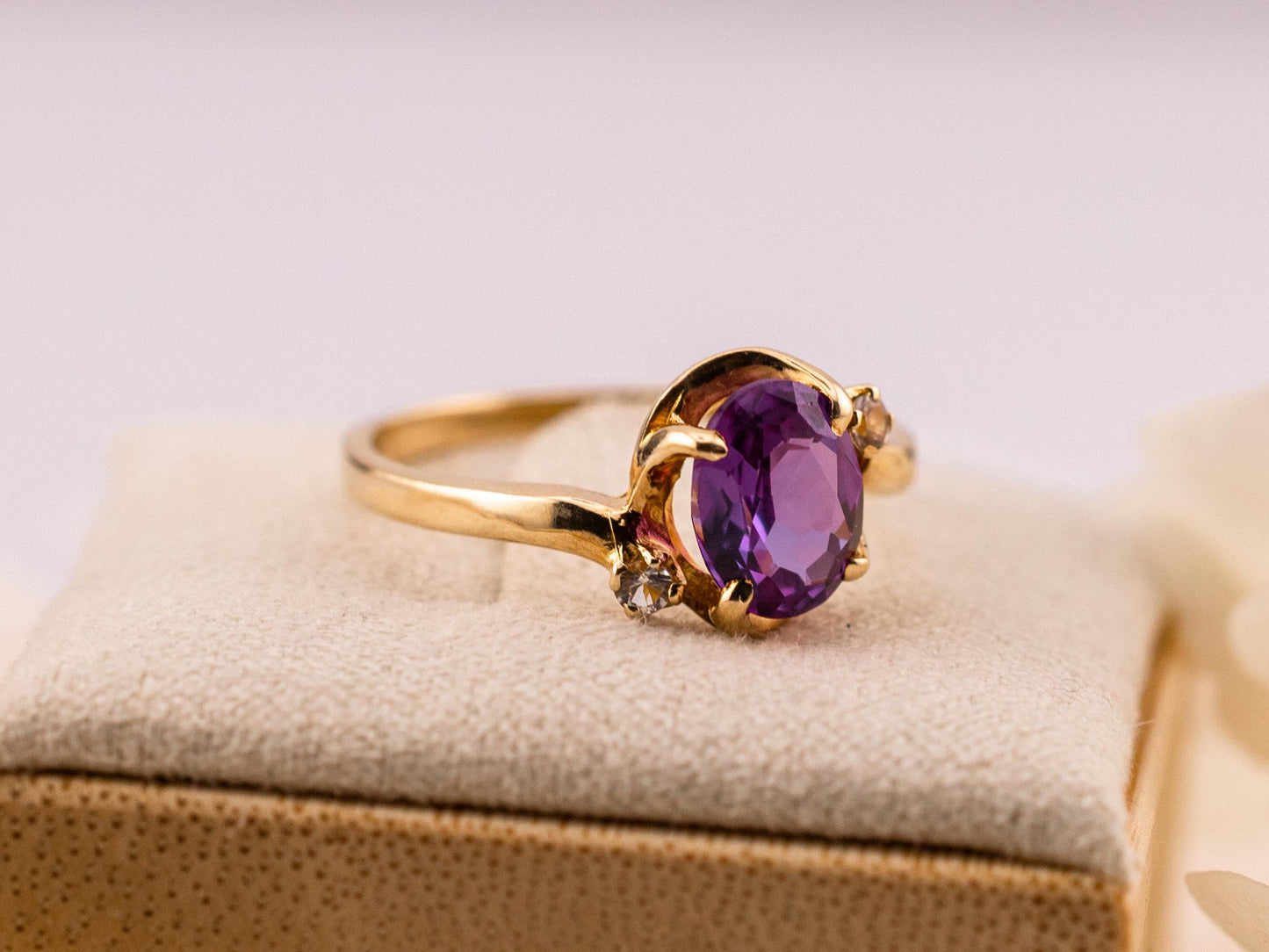 Vintage purple sapphire ring 10k solid yellow gold ring oval cut sapphire with diamond accents, Size 6.5