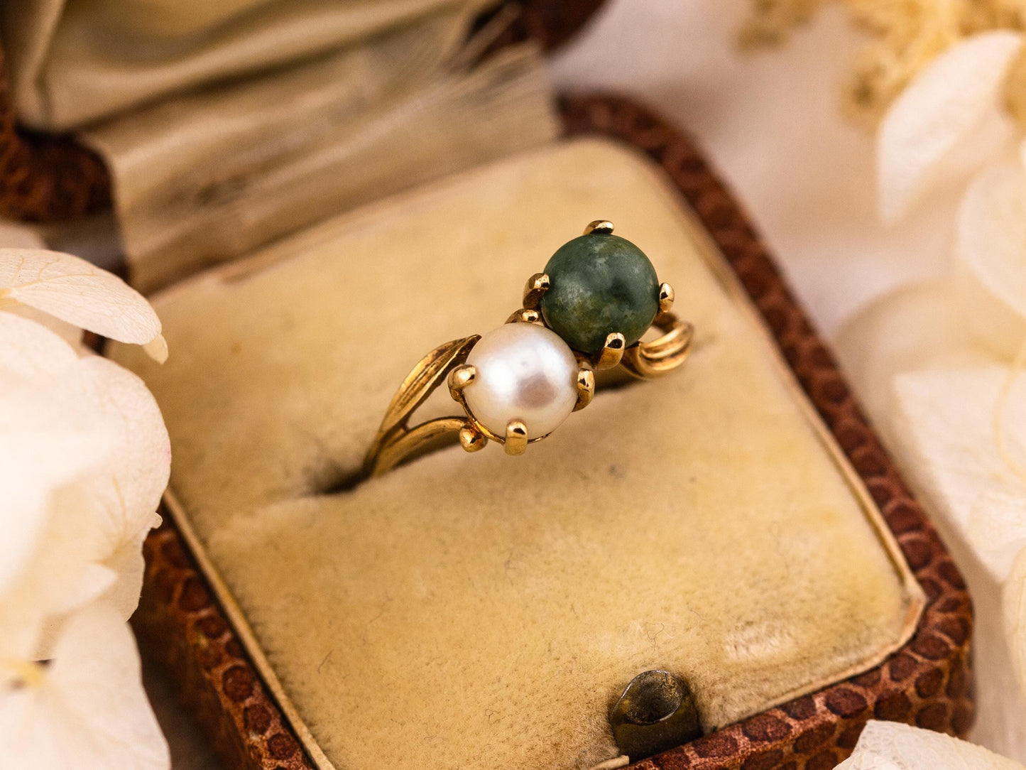 Vintage toi et moi ring pearl and jade ring 10k solid yellow gold statement or engagement ring cultured pearl genuine antique ring, Size 6