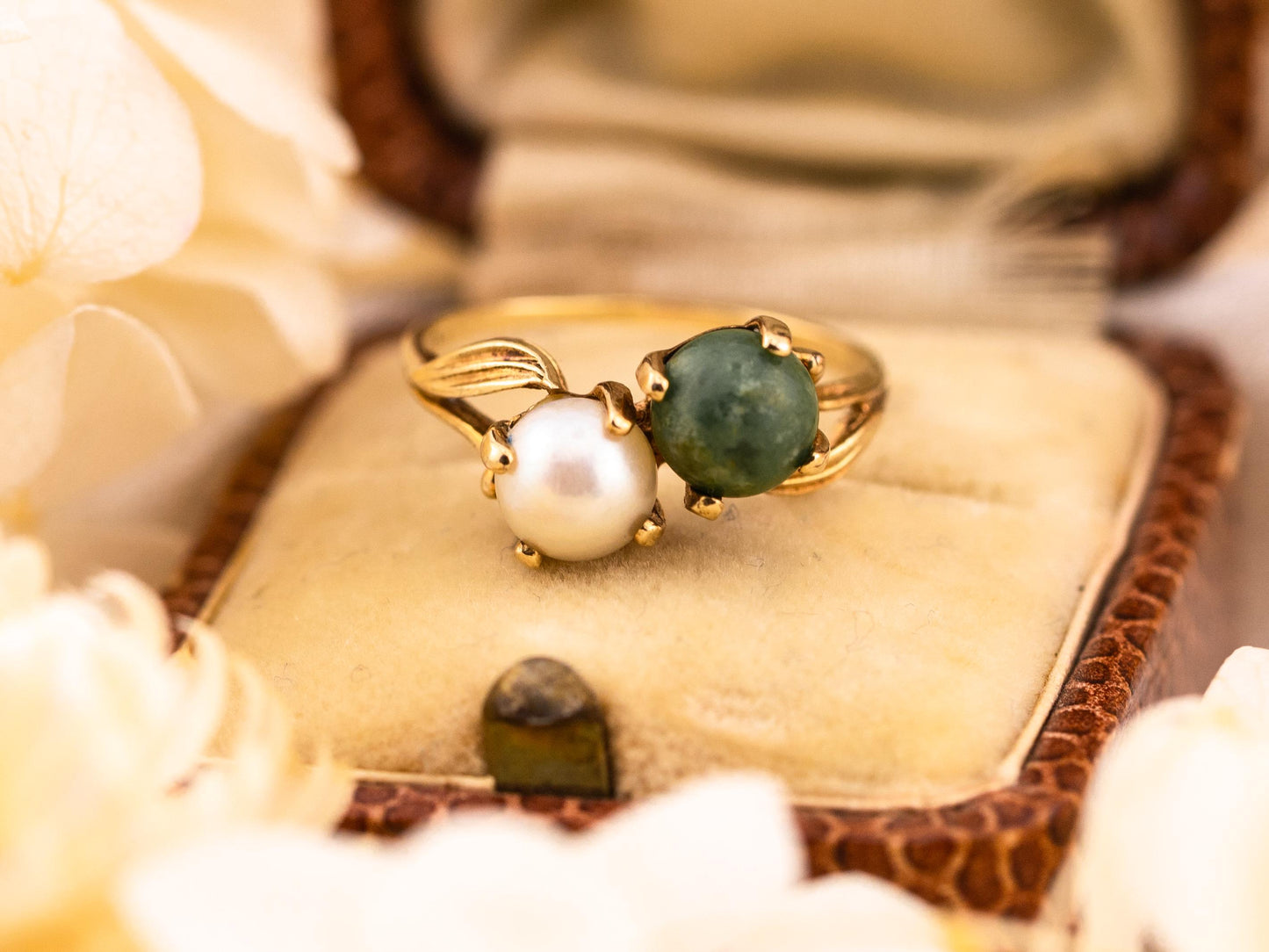 Vintage toi et moi ring pearl and jade ring 10k solid yellow gold statement or engagement ring cultured pearl genuine antique ring, Size 6