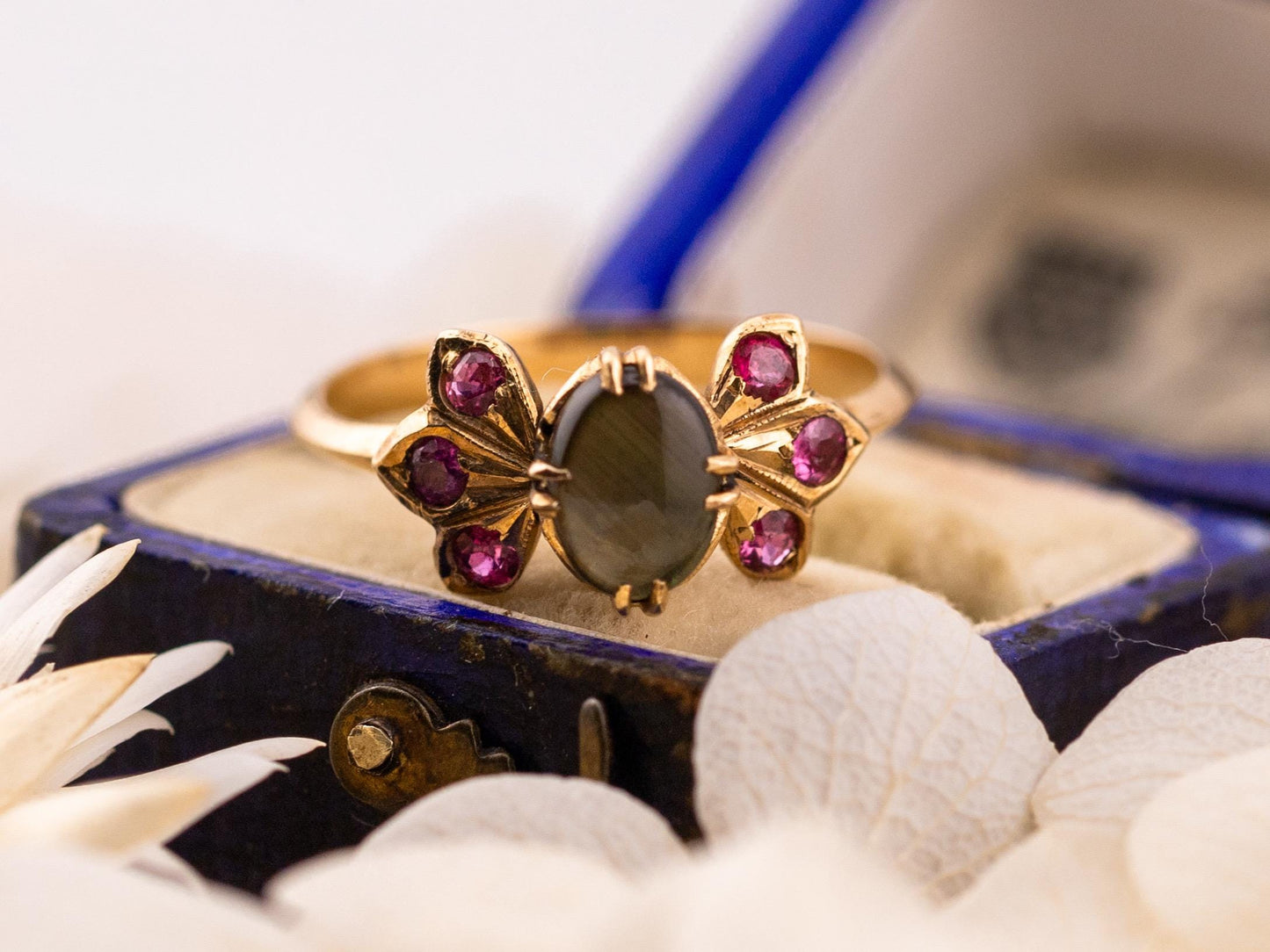 Vintage Black Star Sapphire and ruby ring 14k solid gold statement or engagement ring floral inspired genuine vintage ring, size 7