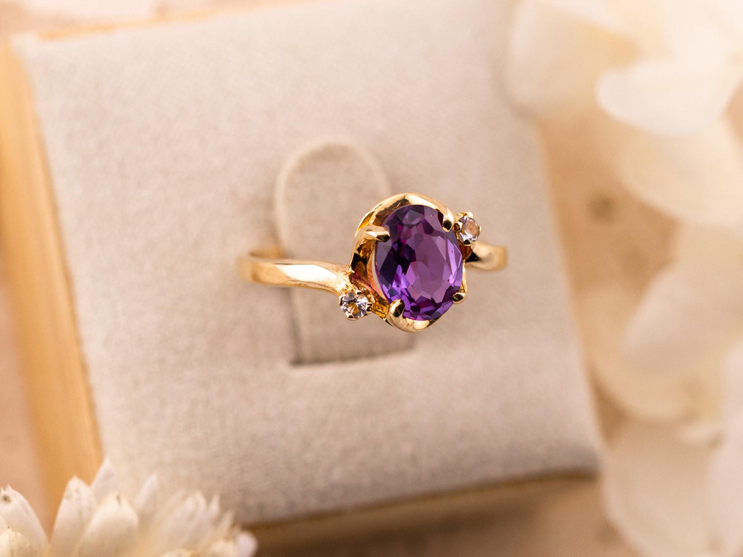 Vintage purple sapphire ring 10k solid yellow gold ring oval cut sapphire with diamond accents, Size 6.5