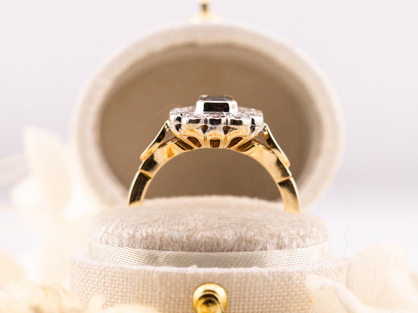 Vintage sapphire and diamond halo ring 14k solid gold, size 7.25