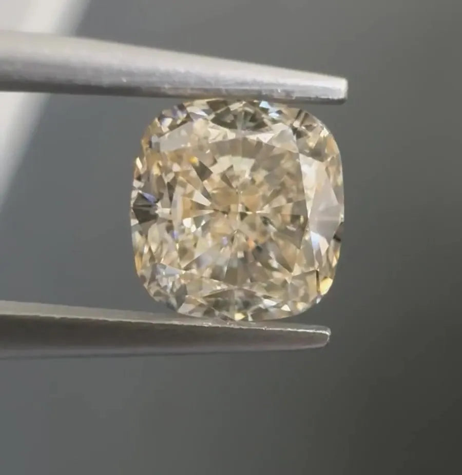 1.07ct Cushion brilliant Natural Diamond (Colour Very Light Brown, Clarity VS2, GIA Certified)