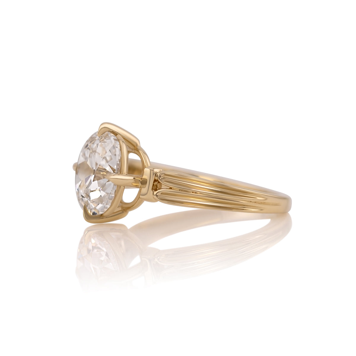 Side profile of the Harriet solitaire showing the low set basket