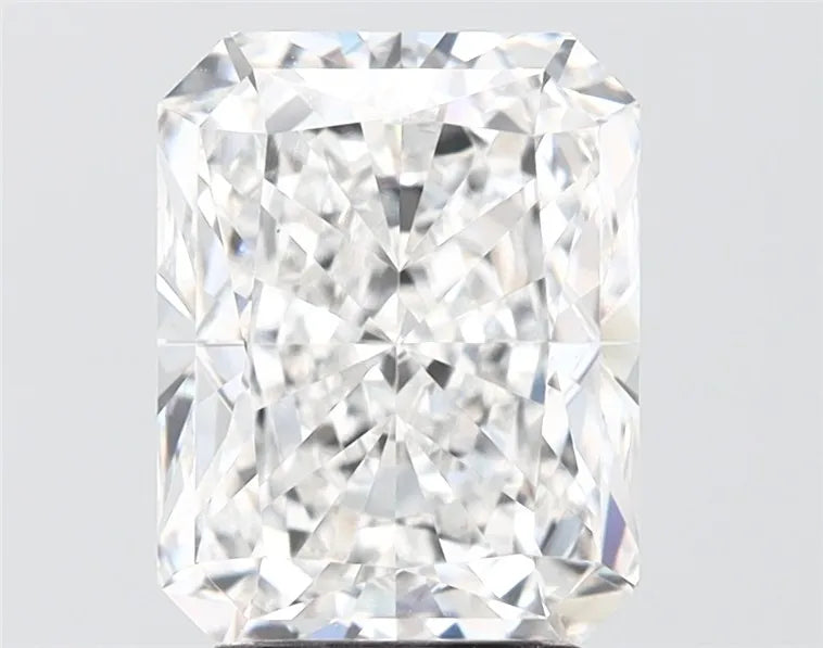 3.63ct Radiant Lab Grown Diamond (Colour F, Clarity VVS2, IGI Certified)