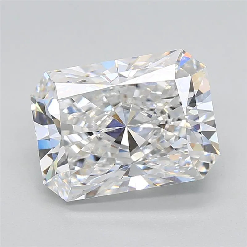 4.51ct Radiant Lab Grown Diamond (Colour E, Clarity VVS1, GIA Certified)