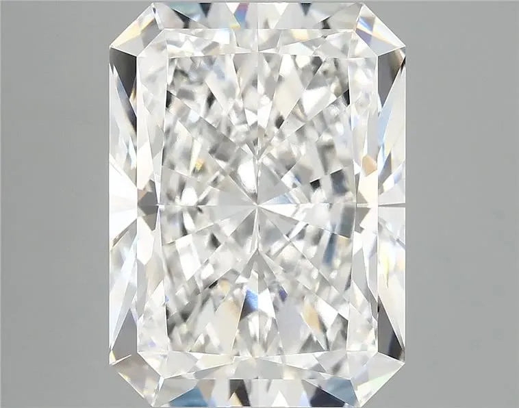 7.21ct Radiant Lab Grown Diamond (Colour E, Clarity VVS2, IGI Certified)
