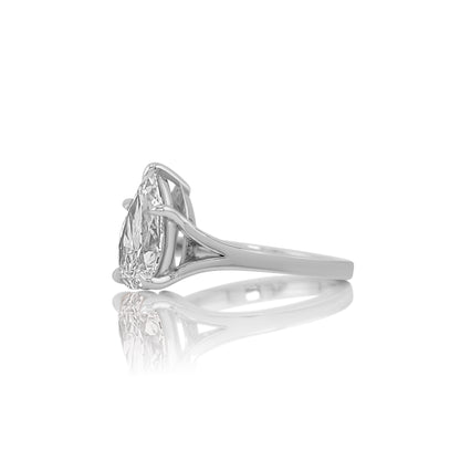 Side profile of the pear split shank ring showing how the band divides toward the center stone