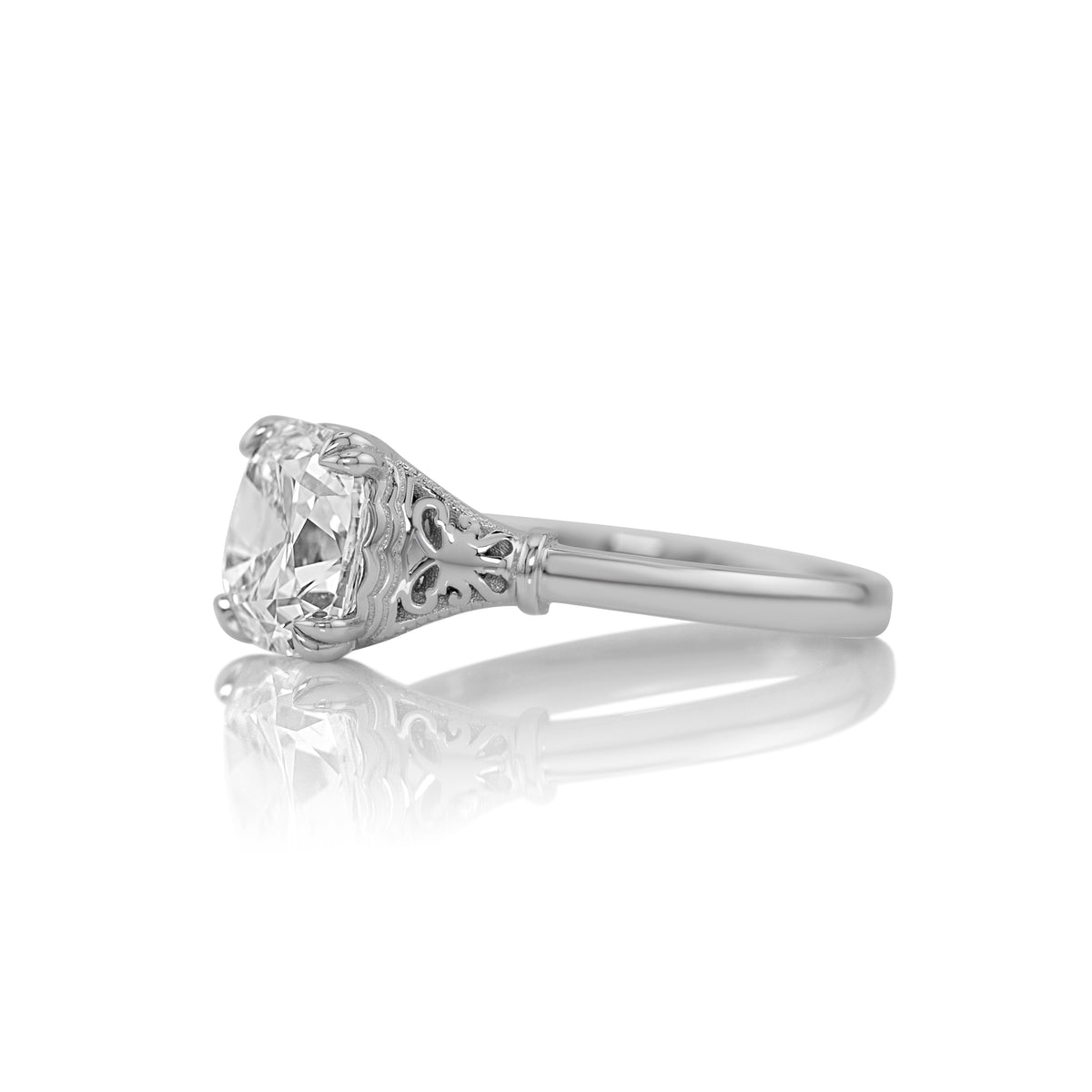 Side profile of the Belle solitaire showing the filigree shoulders