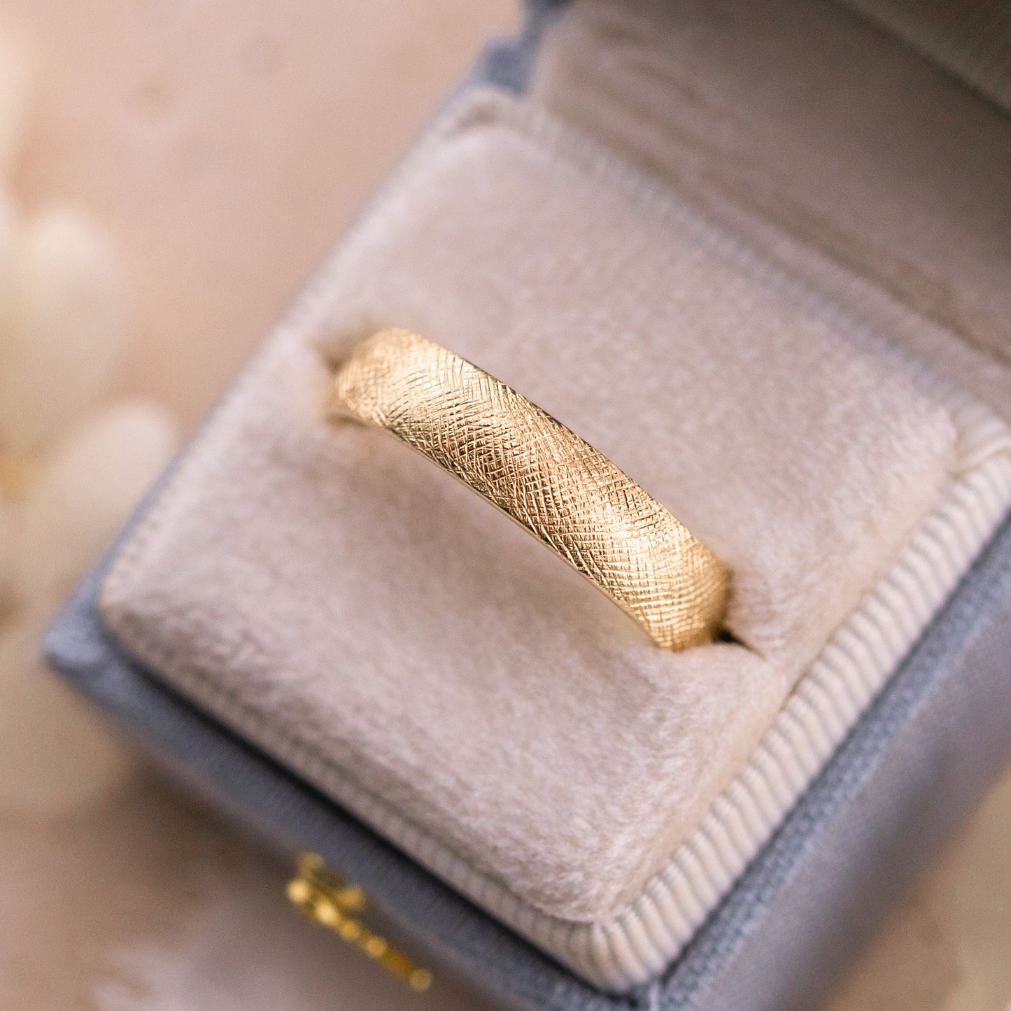 Florentine texture wedding band 5mm