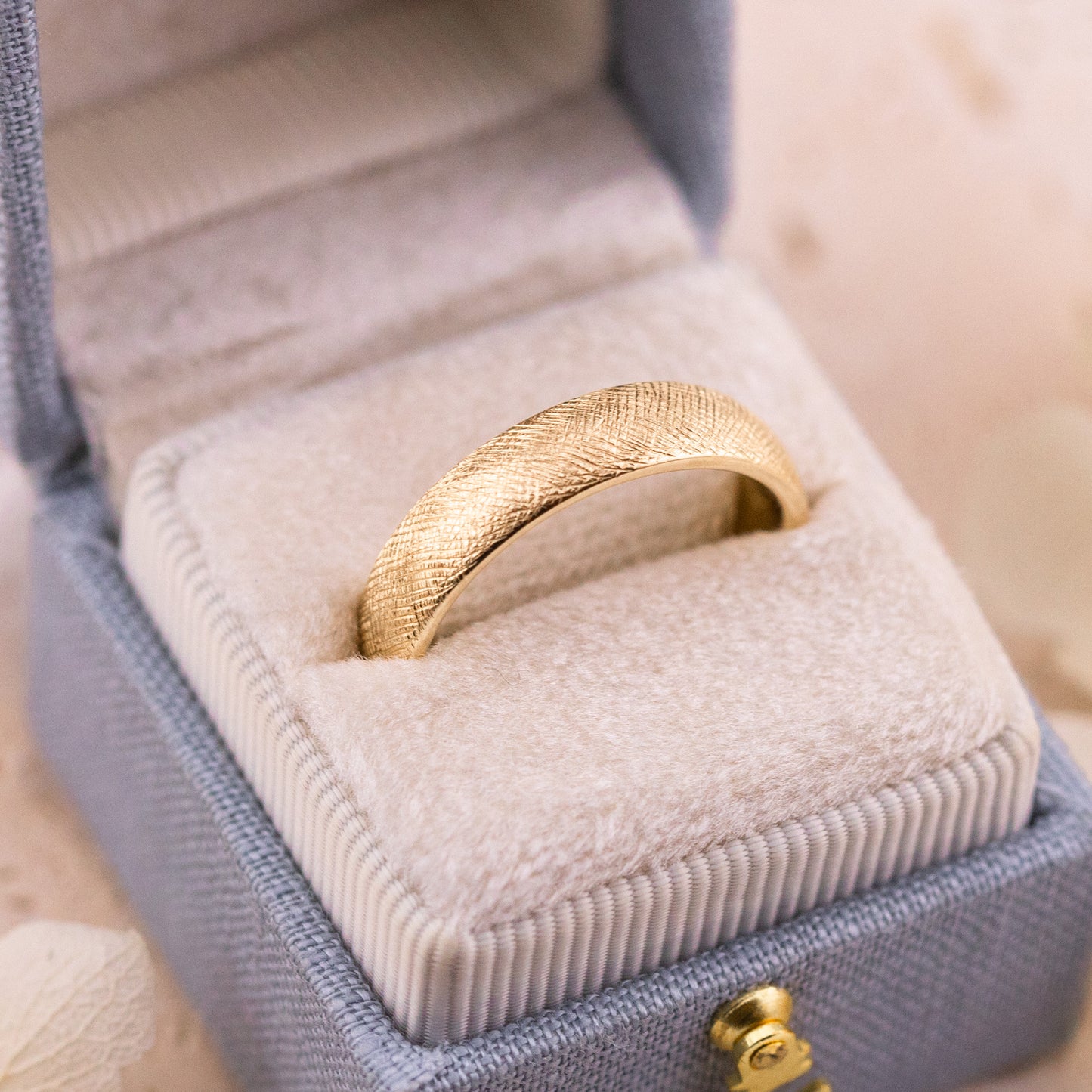 Florentine texture wedding band 5mm