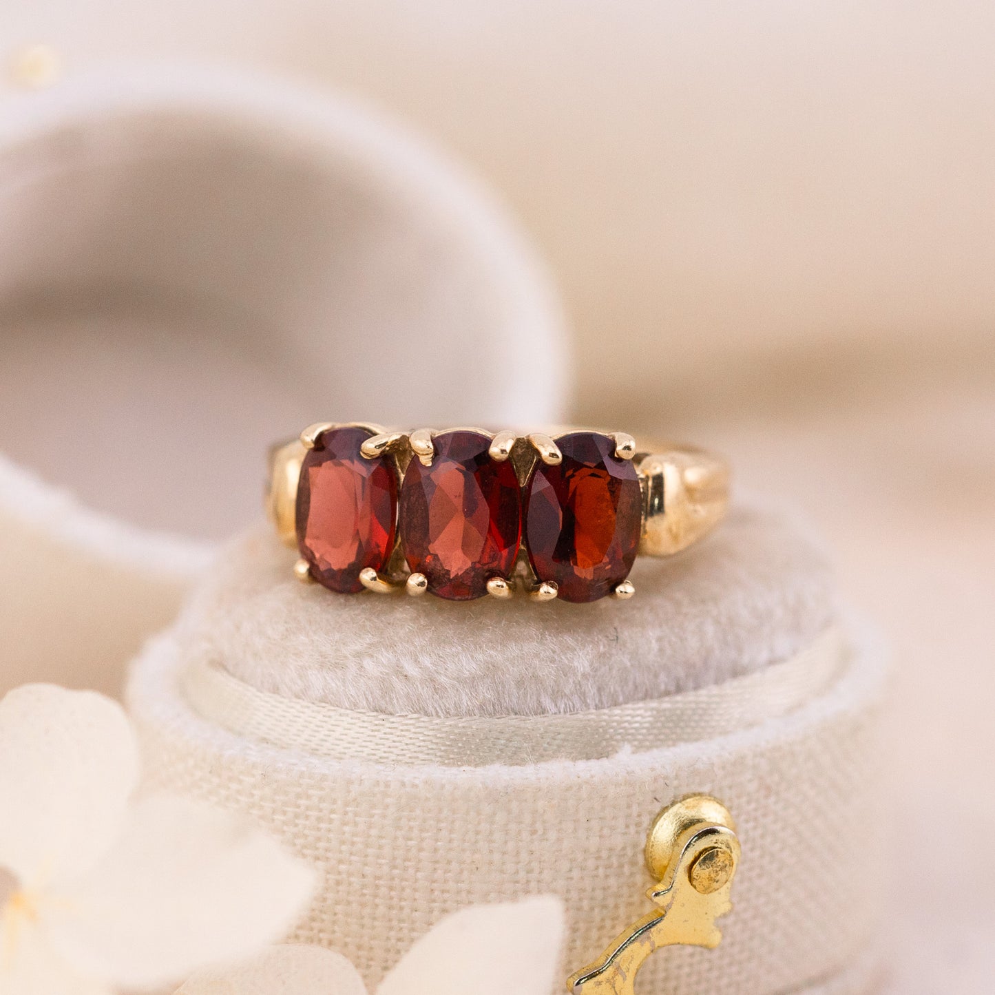 Vintage Garnet three stone ring, Size 7