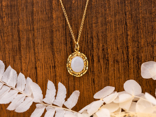 Vintage Opal Necklace Pendant Cabochon gold