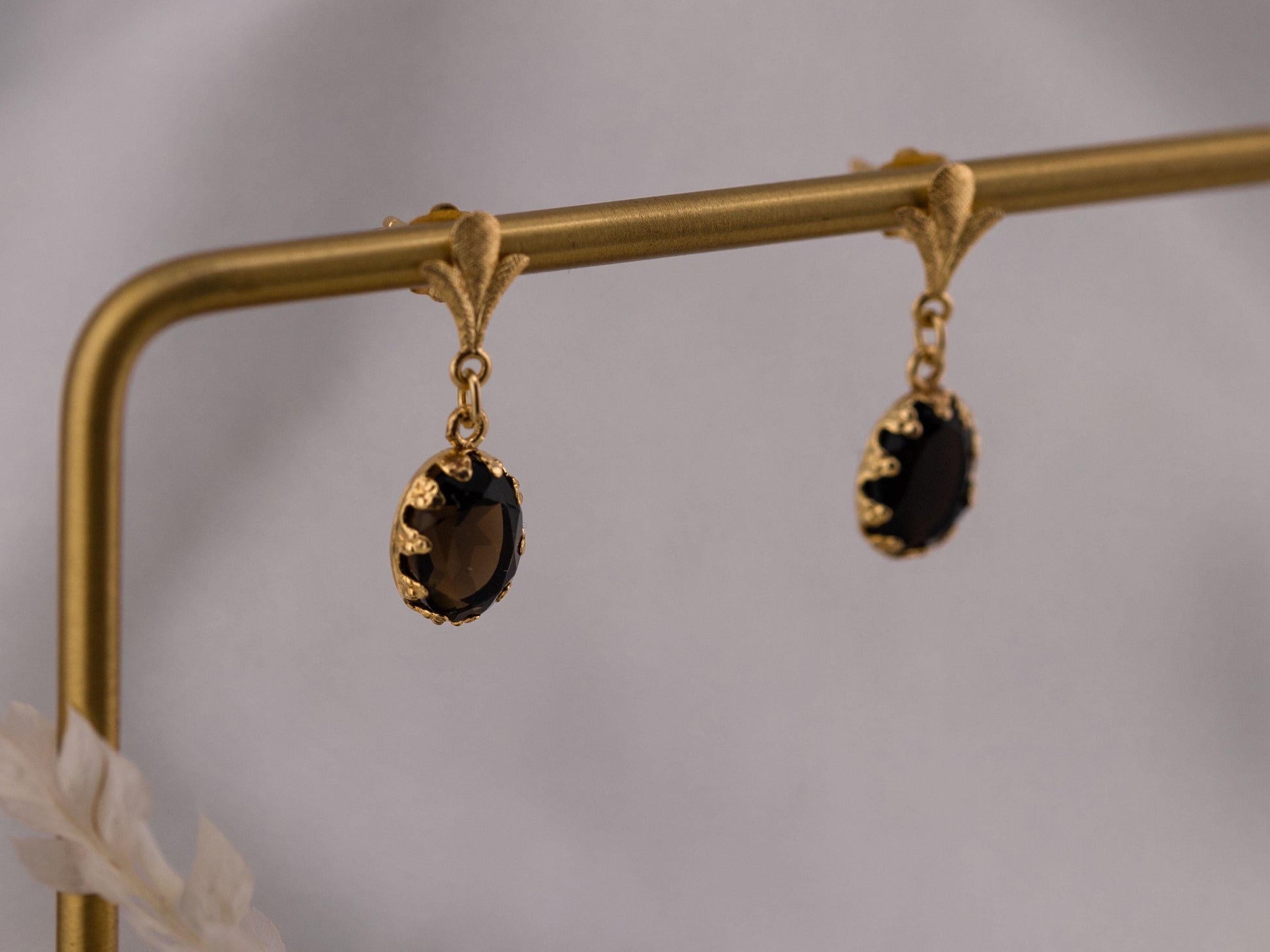 Vintage Earrings Drop Oval Black Agate Onyx Earrings 14k Solid Yellow Gold