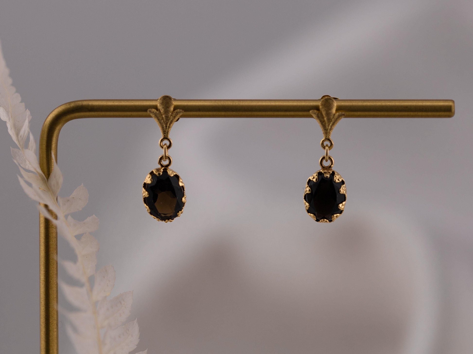Vintage Earrings Drop Oval Black Agate Onyx Earrings 14k Solid Yellow Gold