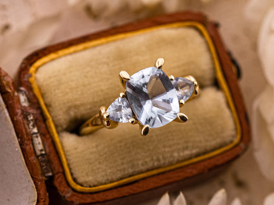 Vintage aquamarine ring three stone ring 10k solid yellow gold ring, size 6