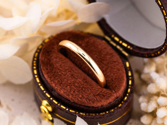 Vintage wedding band 14k solid yellow gold band dome wedding band 2.3mm, size 5.5