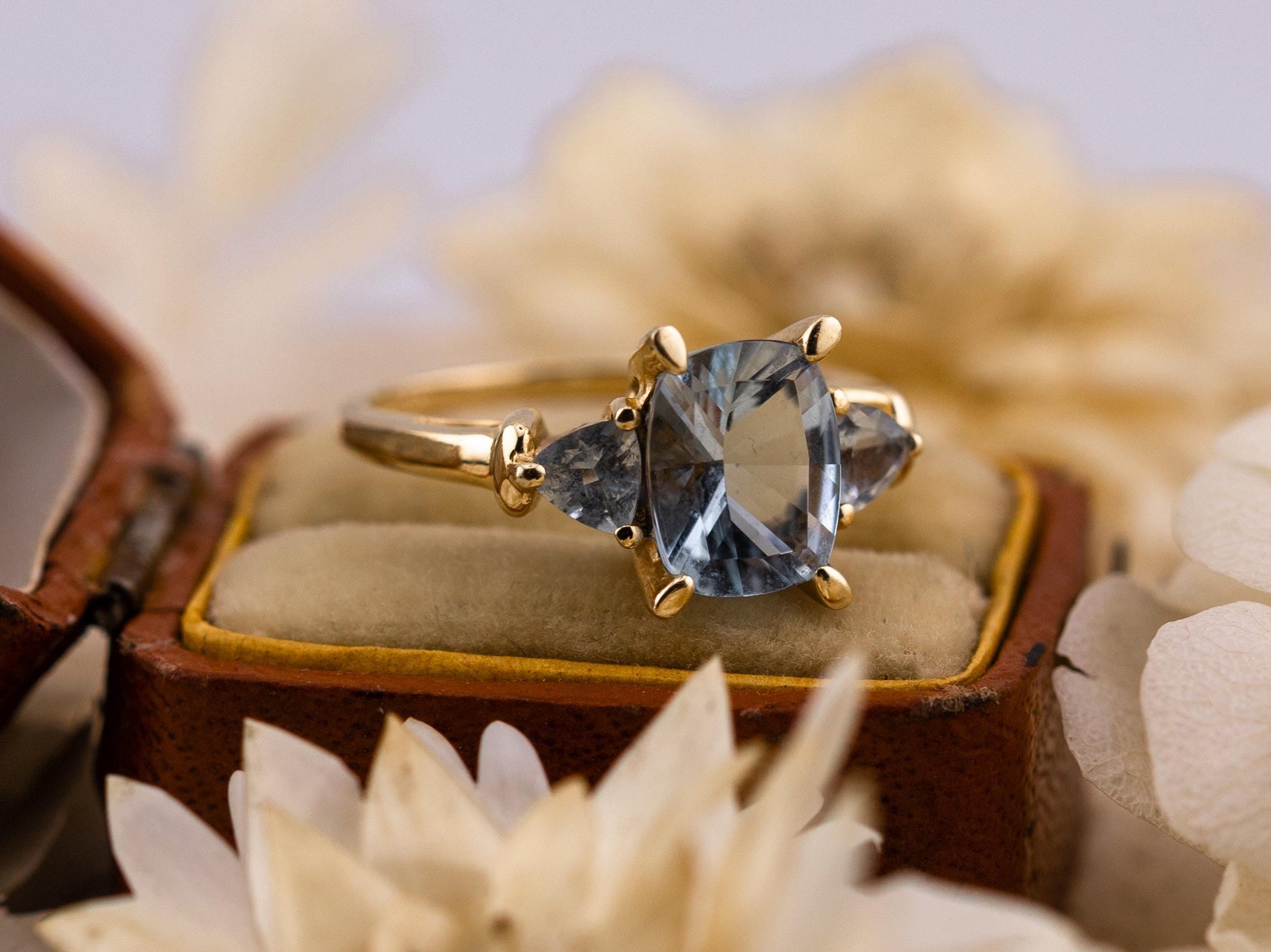 Vintage aquamarine ring three stone ring 10k solid yellow gold ring, size 6