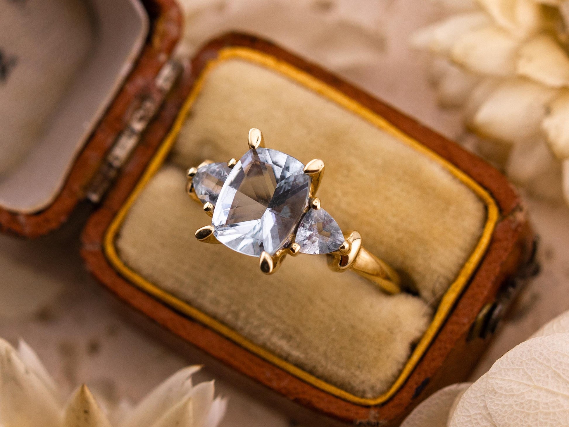 Vintage aquamarine ring three stone ring 10k solid yellow gold ring, size 6