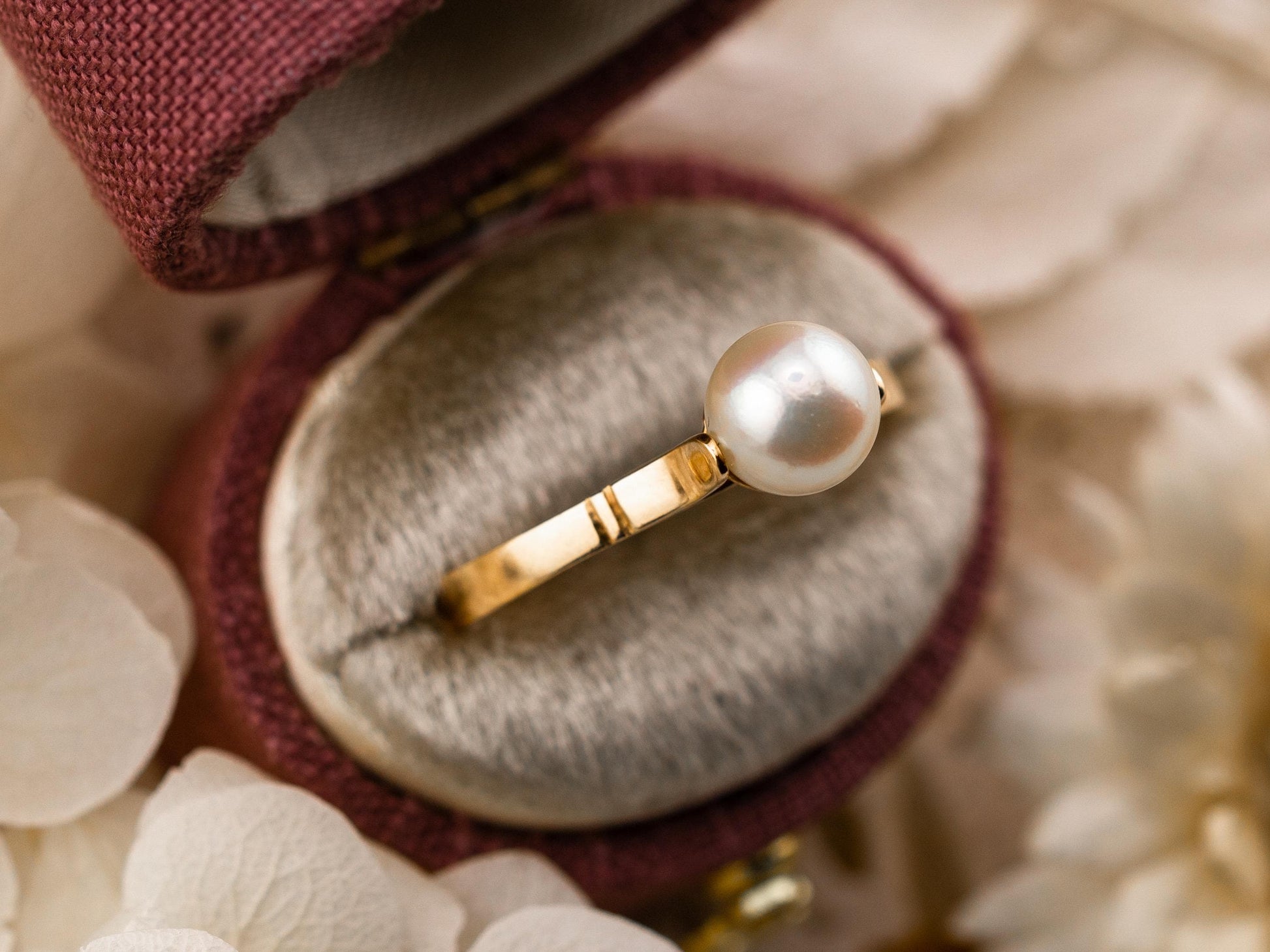 Vintage pearl ring 14k solid gold cultured pearl ring yellow gold ring solitaire ring antique ring, size 8.25
