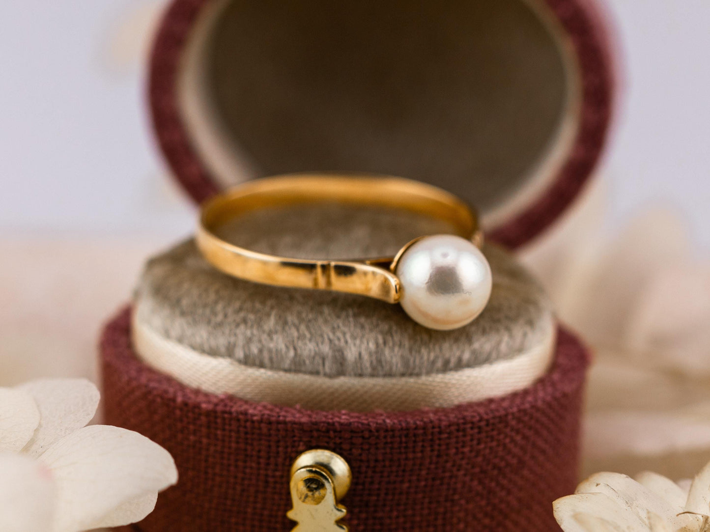 Vintage pearl ring 14k solid gold cultured pearl ring yellow gold ring solitaire ring antique ring, size 8.25