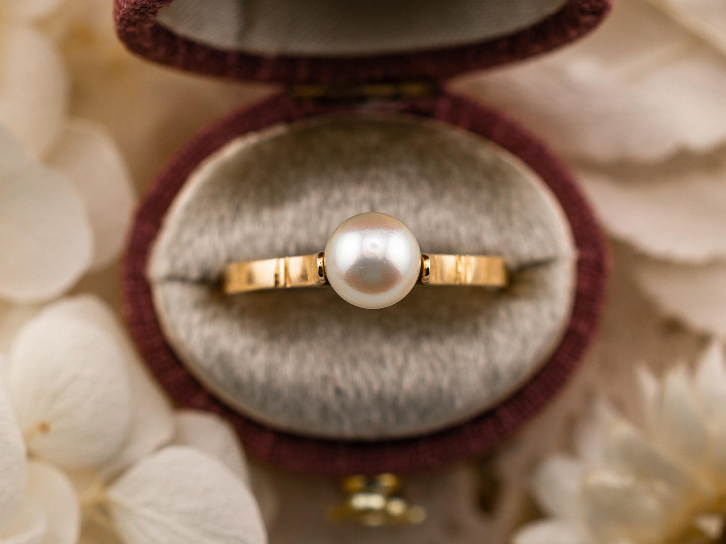 Vintage pearl ring 14k solid gold cultured pearl ring yellow gold ring solitaire ring antique ring, size 8.25