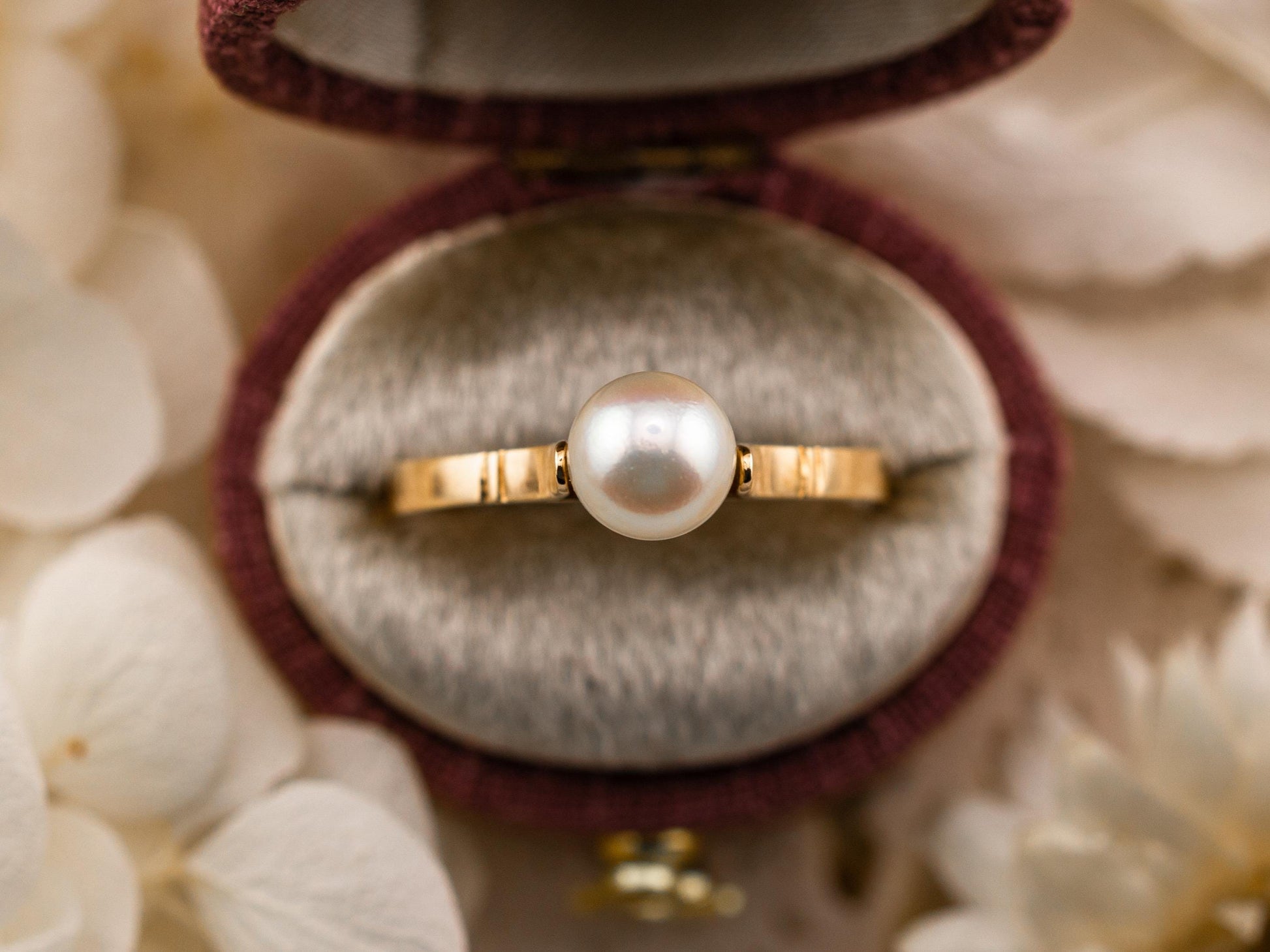 Vintage pearl ring 14k solid gold cultured pearl ring yellow gold ring solitaire ring antique ring, size 8.25
