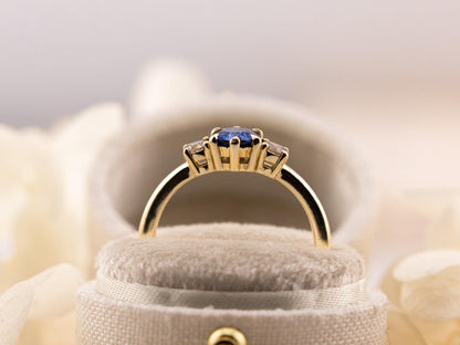 Sapphire three stone ring 14k solid yellow gold ring, size 7