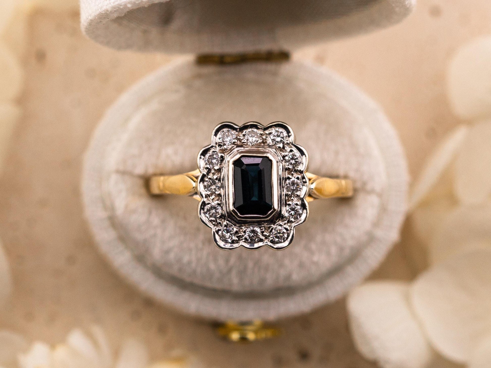 Vintage sapphire and diamond halo ring 14k solid gold, size 7.25