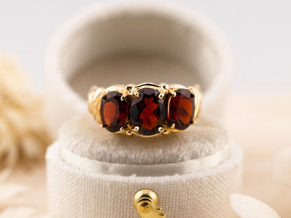 Vintage Garnet Ring garnet three stone ring 10k Solid Gold Ring January Birthstone ring, size 6.75