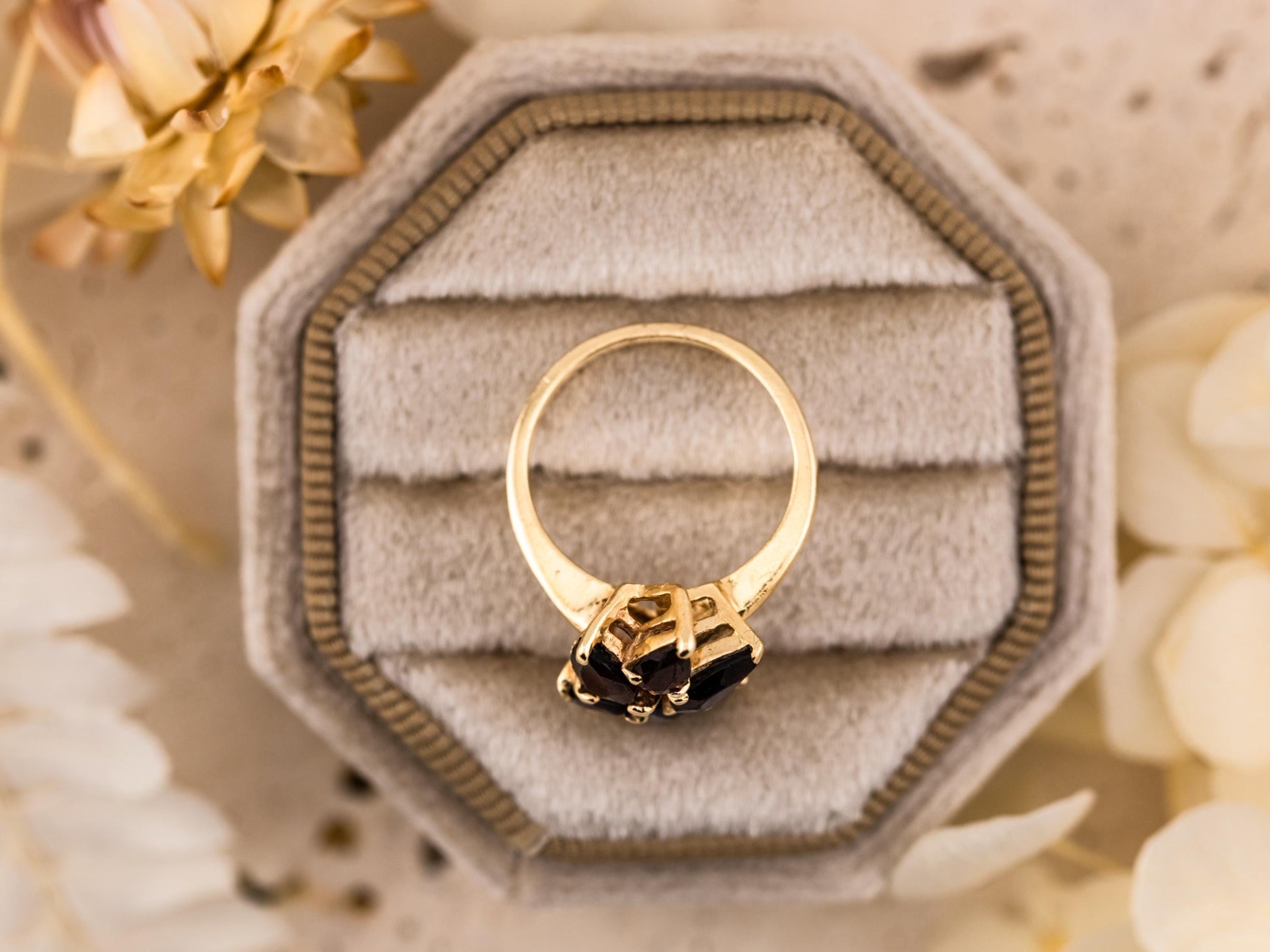 Vintage Garnet Ring Flower Ring 14k Solid Gold Ring January Birthstone ring, size 3.5