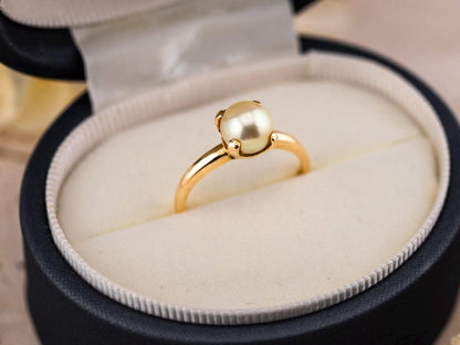 Vintage pearl ring 14k solid gold statement or engagement ring cultured pearl genuine antique ring vintage ring, size 8