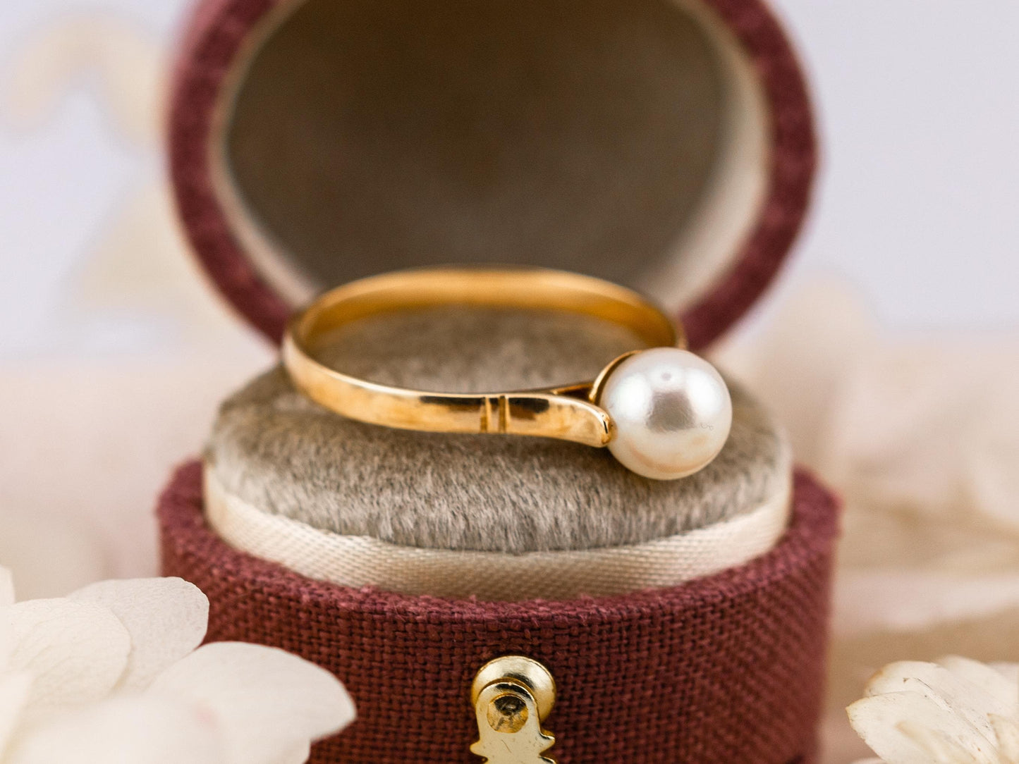 Vintage pearl ring 14k solid gold cultured pearl ring yellow gold ring solitaire ring antique ring, size 8.25