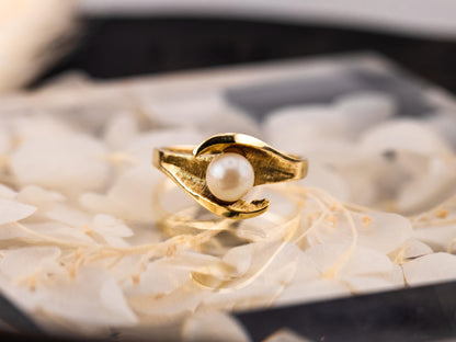 Vintage pearl ring 14k solid gold statement or engagement ring, bypass ring genuine antique ring vintage ring, size 5.5
