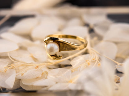 Vintage pearl ring 14k solid gold statement or engagement ring, bypass ring genuine antique ring vintage ring, size 5.5
