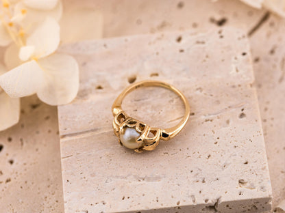 Vintage pearl ring 14k solid yellow gold statement or engagement ring genuine antique ring vintage ring, size 5