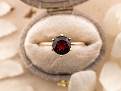 Vintage Garnet Ring Flower Ring 14k Solid Gold Ring January Birthstone ring, size 3.5