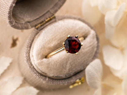 Vintage Garnet Ring Flower Ring 14k Solid Gold Ring January Birthstone ring, size 3.5